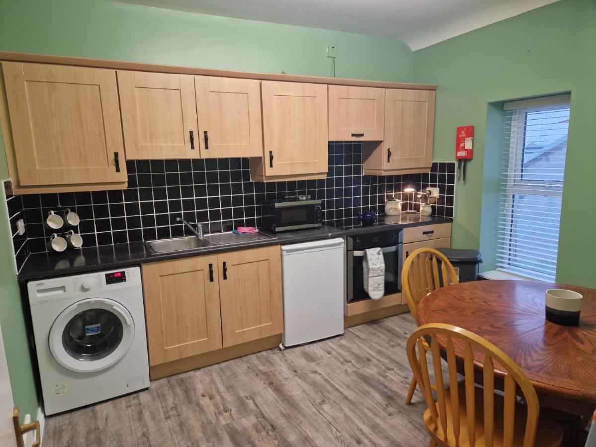 Heights View Apartment Лъндъндери Екстериор снимка